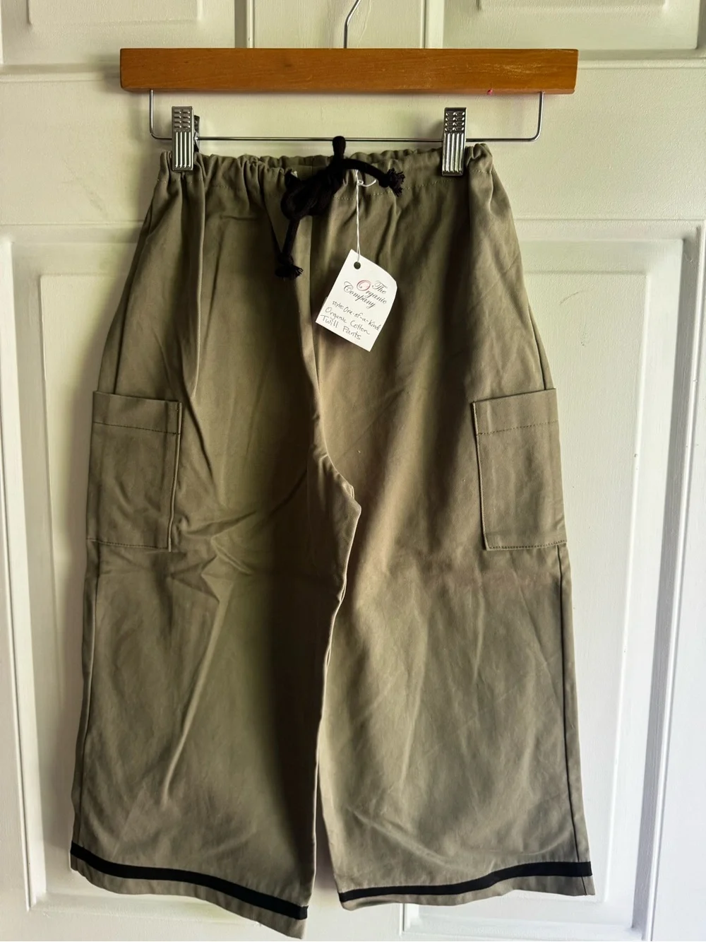 FIG KIDS Organic Cotton Twill Cargo Pants -  Olive Green - 8 years- NWT